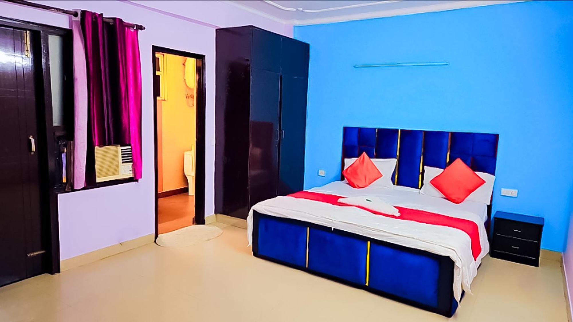 Happy Inn - Near Saket Metro Ню Делхи Екстериор снимка